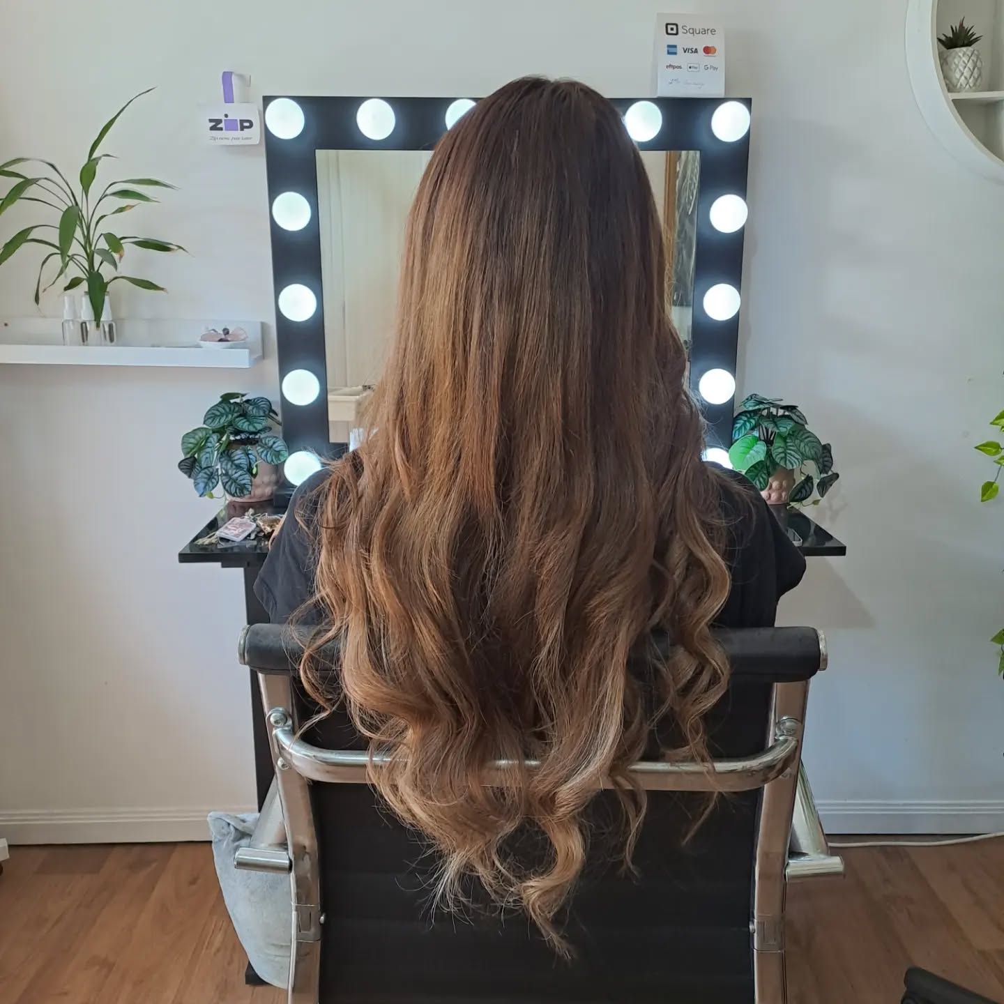 22 Inch Full Volume (I Tip) Hair Extensions #8 Light Brown